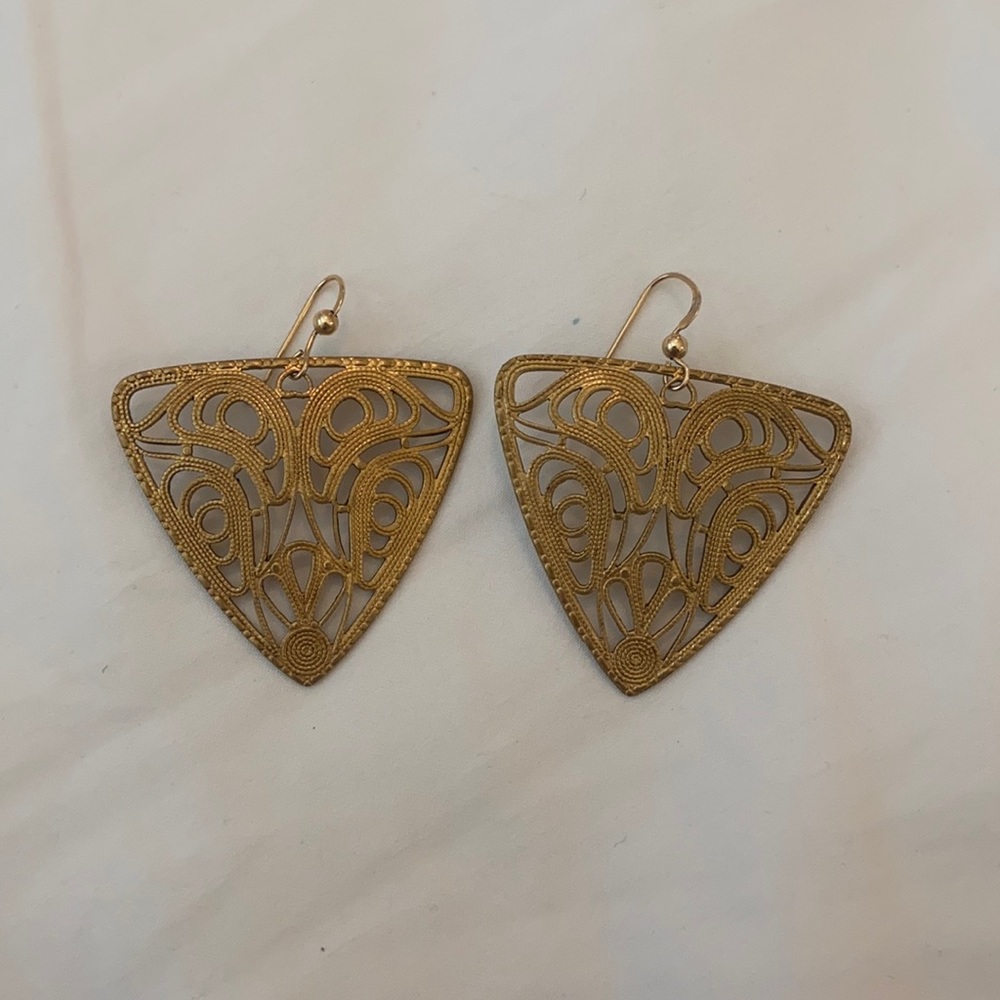 Triangle Earrings ⭐️